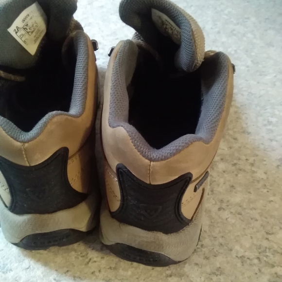 New balance  Gore Tex 977  waterproof - Picture 4 of 8